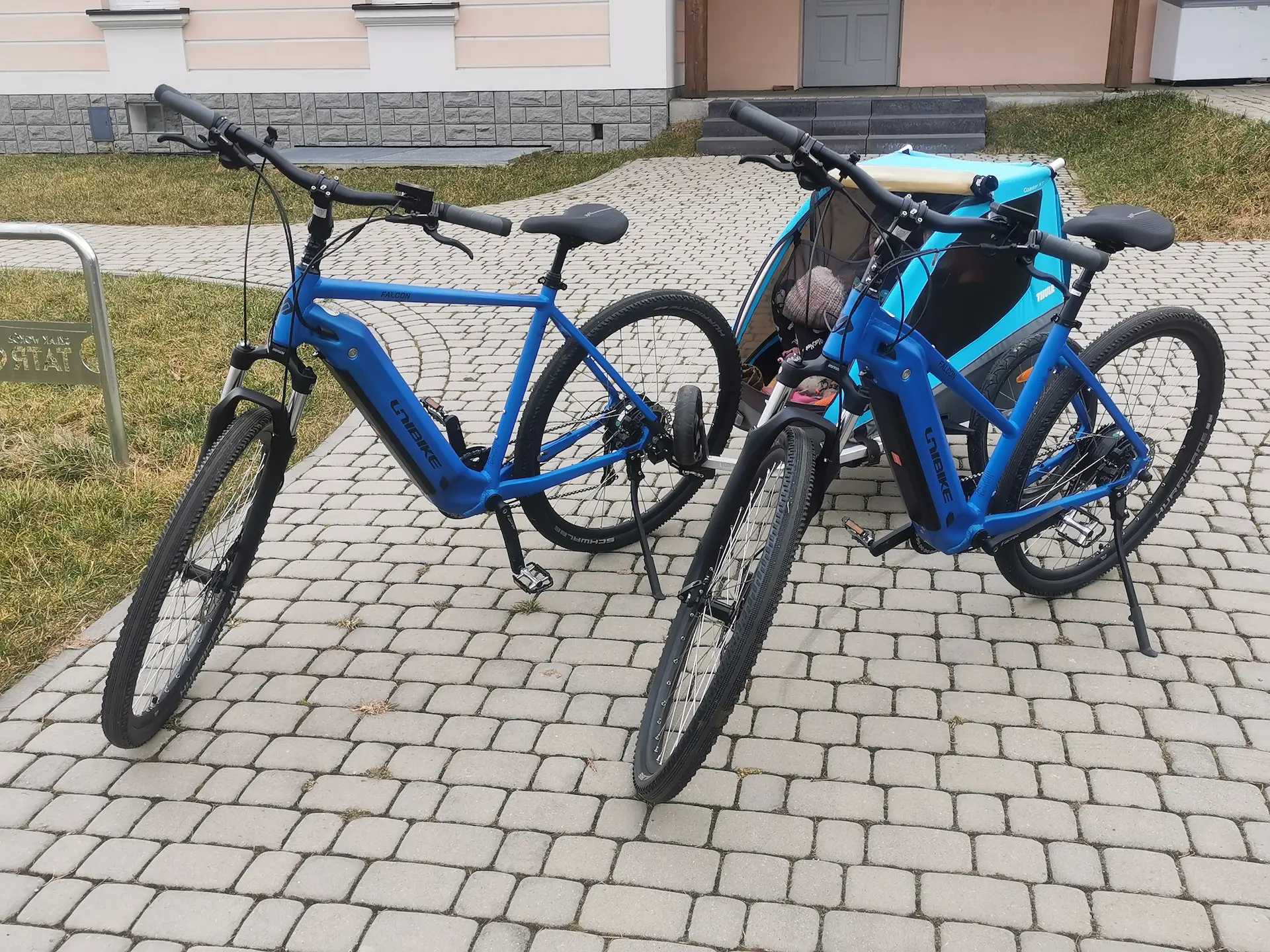 Nowoczesne rowery elektryczne gotowe do wynajmu w Witowie